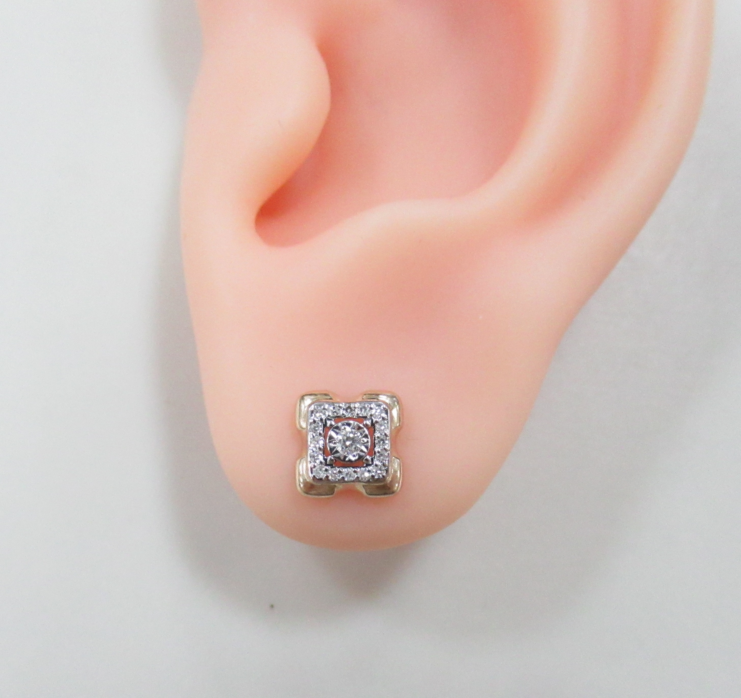 10511-001107 Серьги (Au 585)